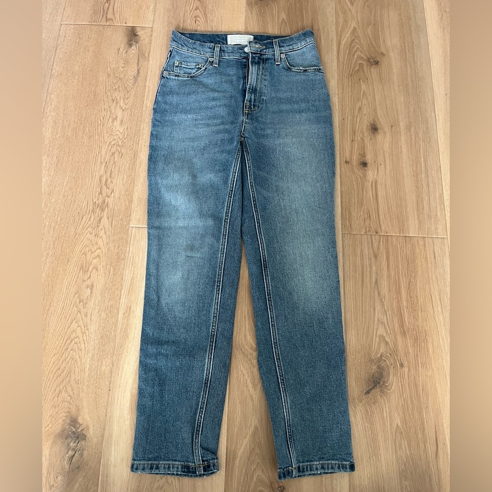 Everlane Women's Straight Leg Jeans in Blue